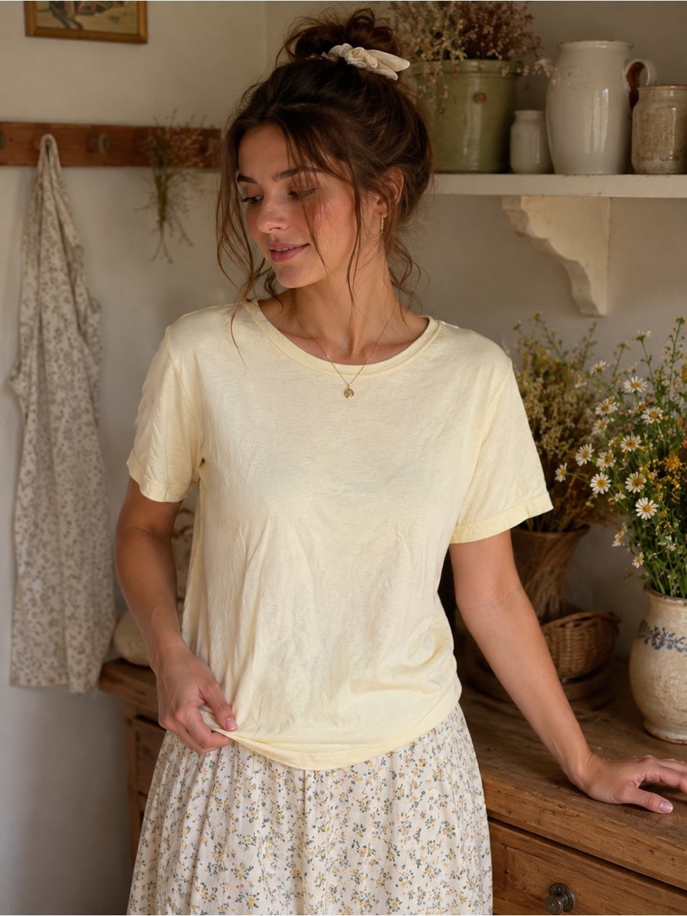 Vintage Swan Swan Butter Yellow Tee Size 42 Medium 80s Minimalist Cotton T-Shirt